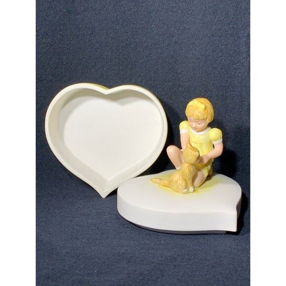 Yellow Porcelain Heart Shape Trinket Box Girl Petting Cat - Picture 7 of 8